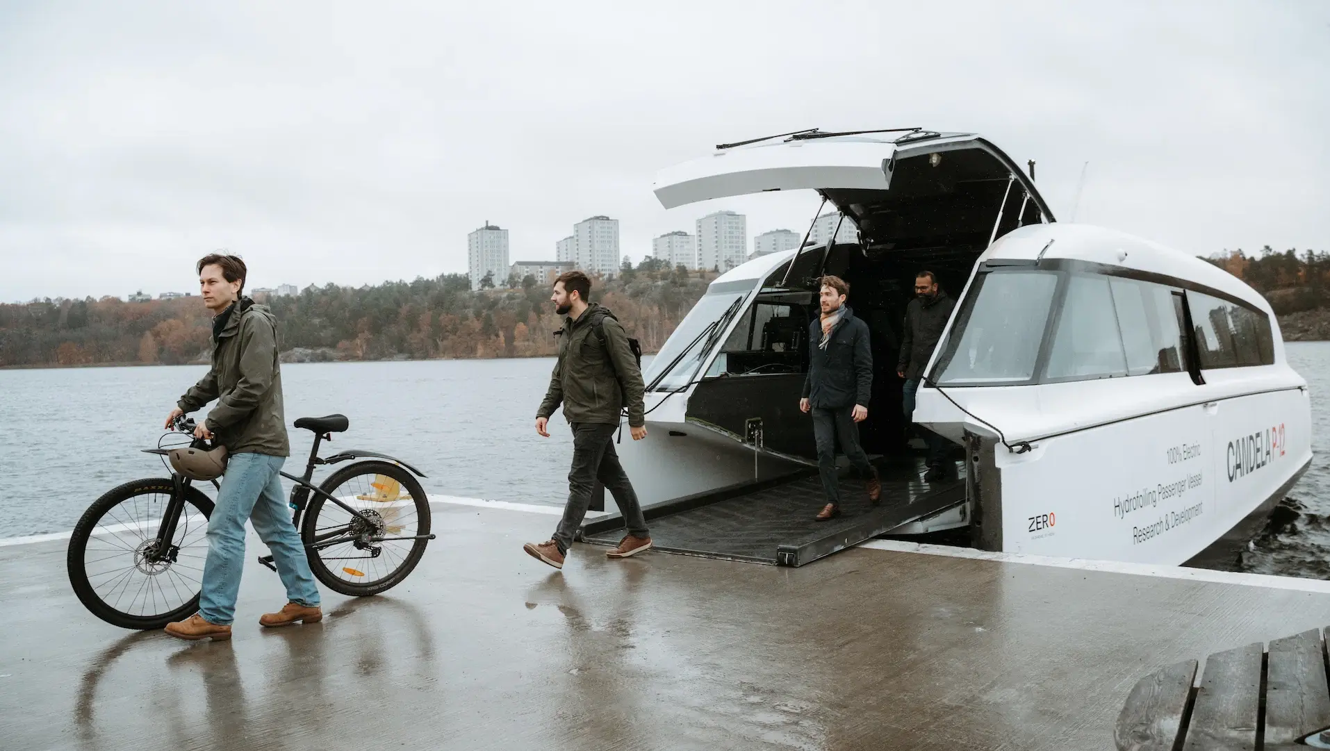 P 12 Electric passenger ferry docking