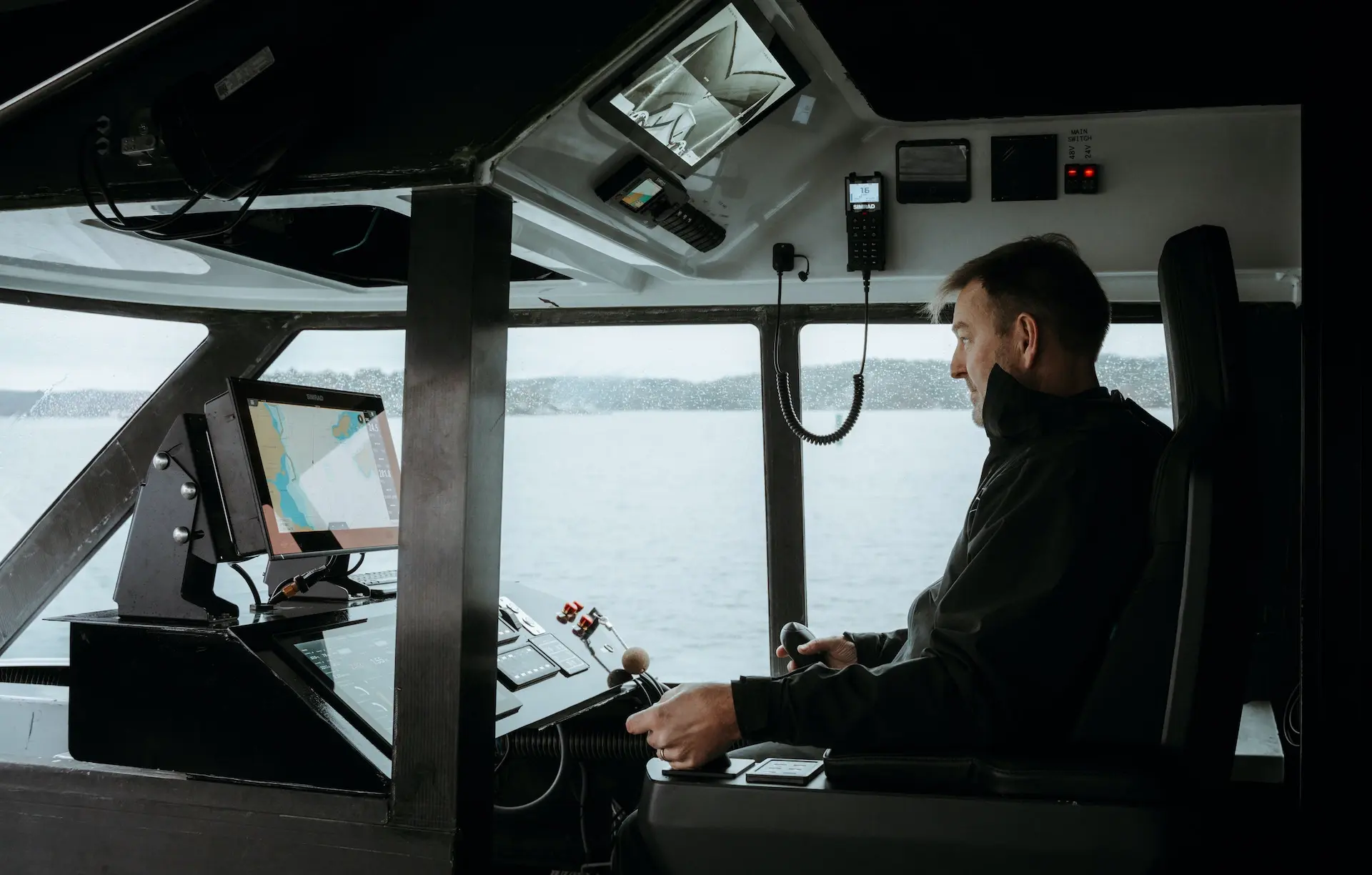 P 12 electric passenger boat cockpit