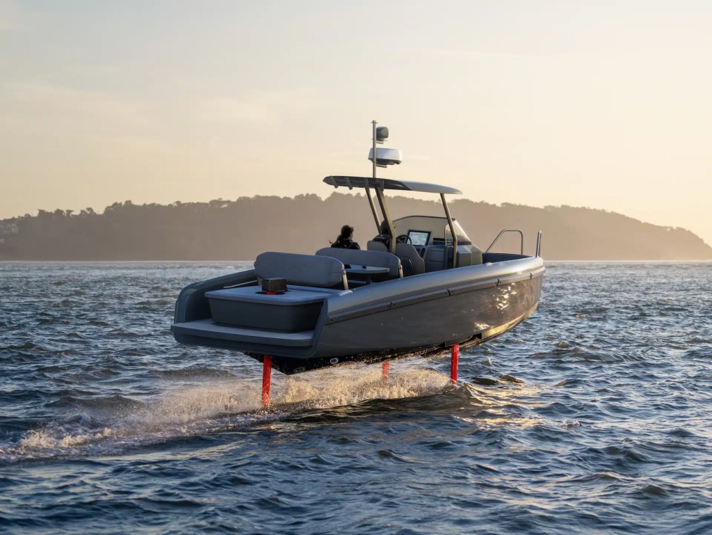 Candela C 8 CC T Top Cruising