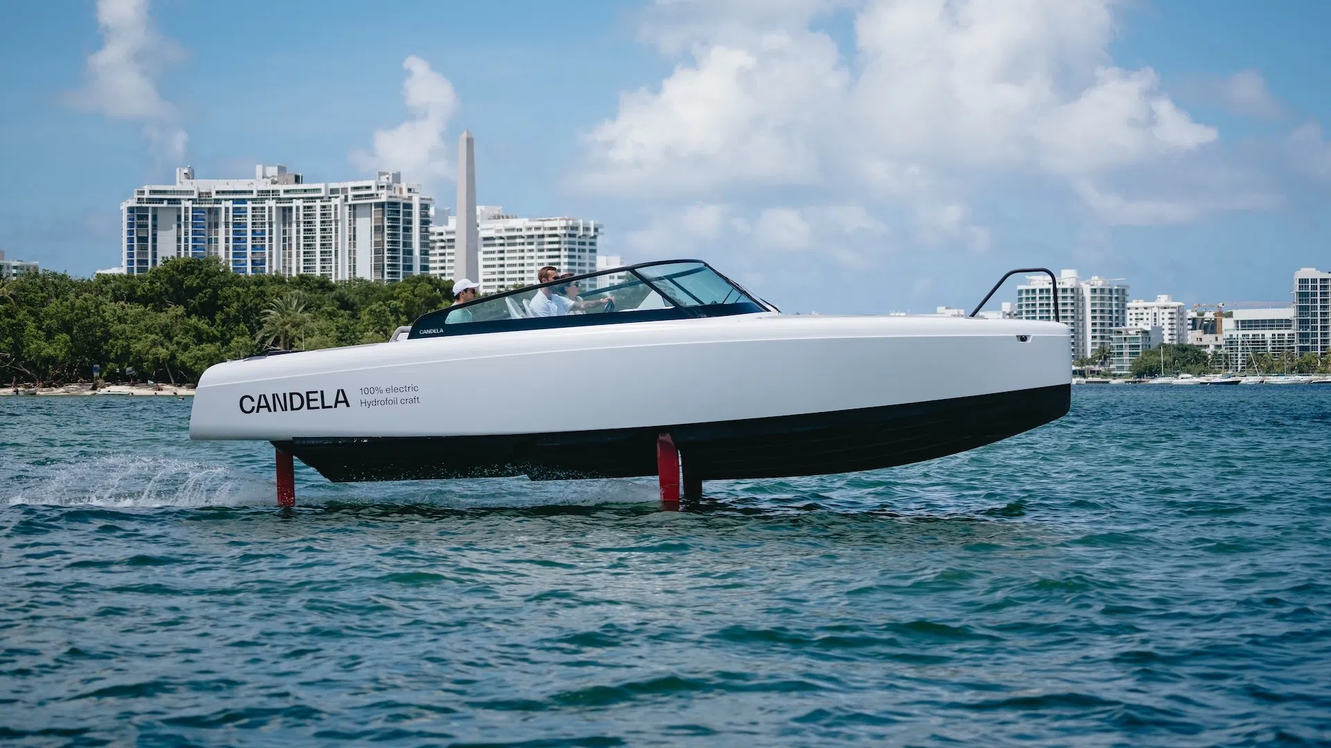Candela C 8 Daycruiser (1)